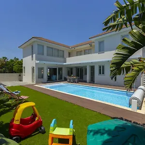 larnaca-villa-marisol-kiti.hotelsatayianapa.com/